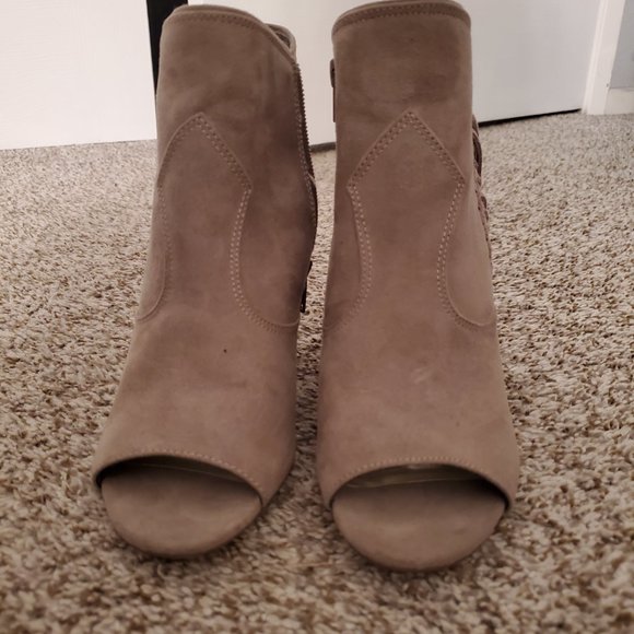 Carlos Santana Open Toe Wedge Bootie - Picture 8 of 8